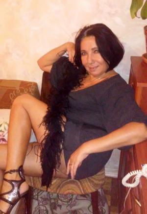 Взрослая женщина приглашает в гости | Пикапер