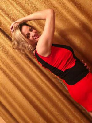 сексуальная блондинка пригласит к себе в гости | Пикапер