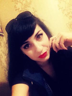 Раздвинула ножки..,.,.не хватает только тебя. | Пикапер