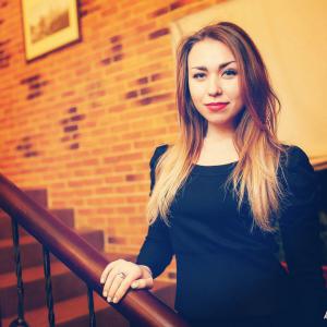 Раздвинула ножки.,не. хватает только тебя.. | Пикапер