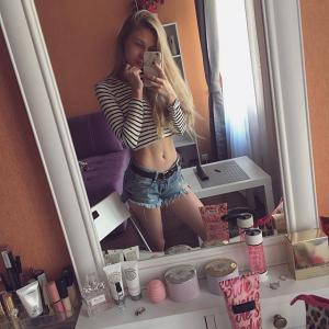 С удовольствием раздвину ножки для отличного мужчины! | Пикапер