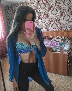 Плохая девочка, училась на двойки, ебусь "на пять + | Пикапер